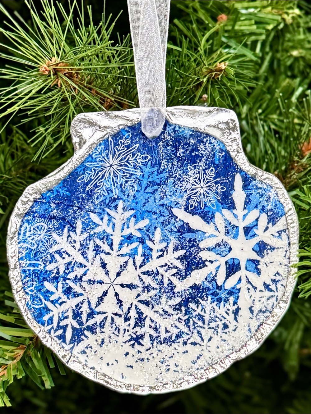 Handmade Snowflakes Clam Shell Ornament Blue White 4.5”